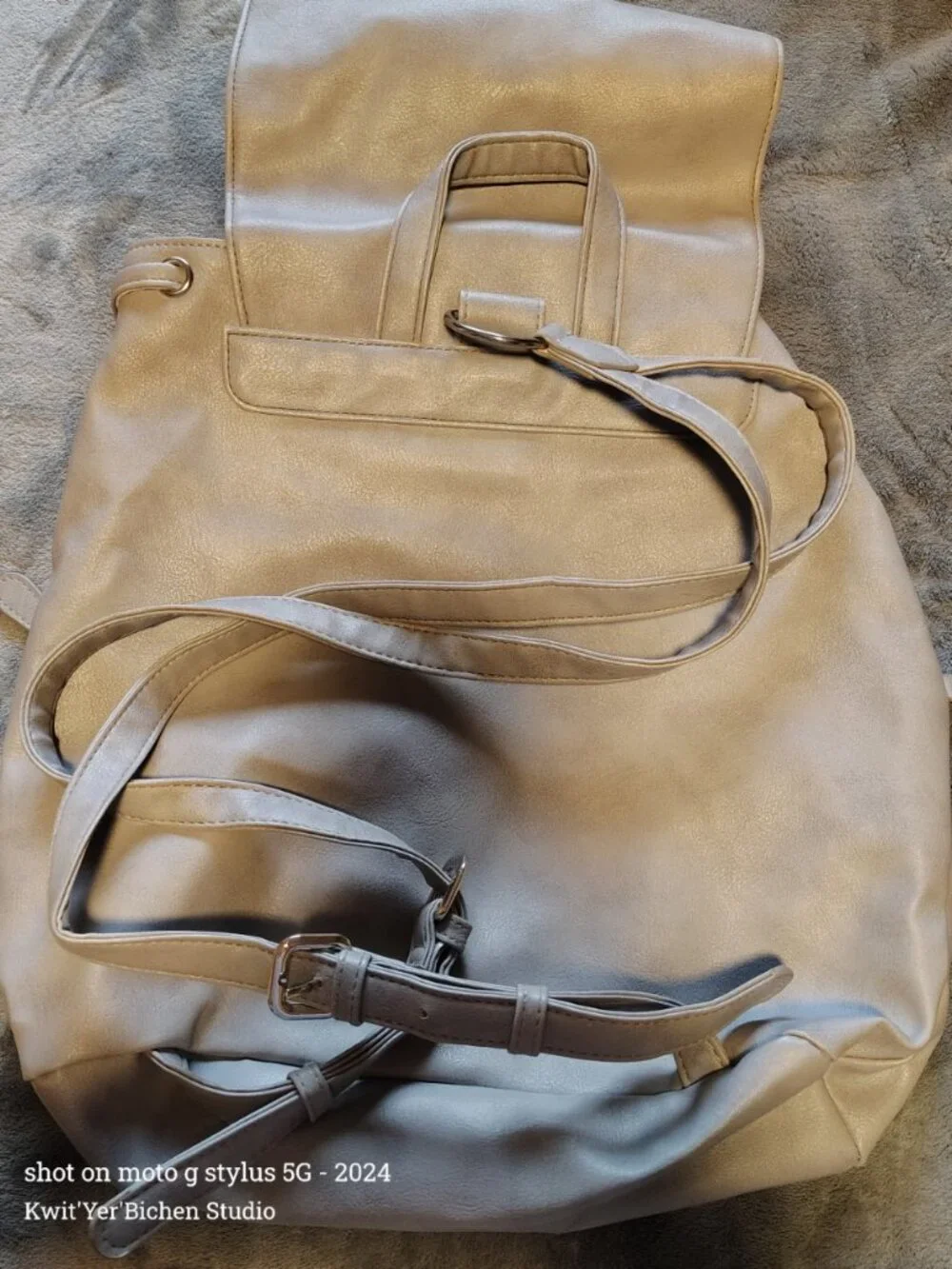 ULTA WEEKENDER BAG TAUPE